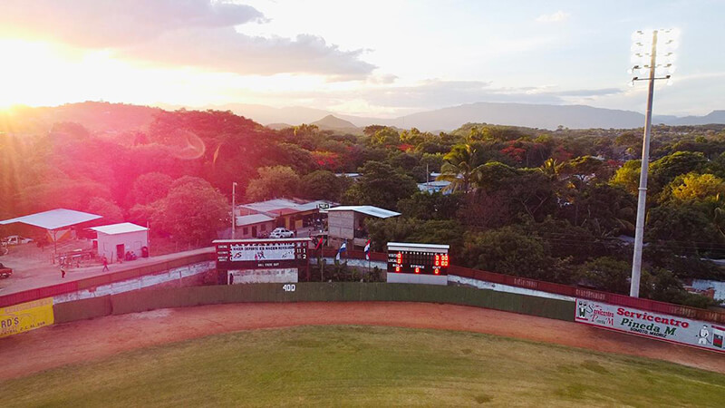 estadio-beisbol-somoto-inauguracion-luminarias